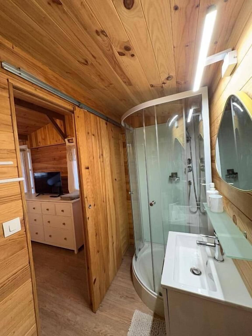 Comfort Double Room, Garden View | Bathroom | Free toiletries, hair dryer, towels, soap