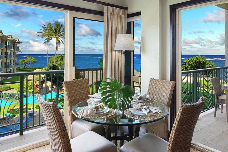 WBR H304 Dining Area Ocean and Pool View