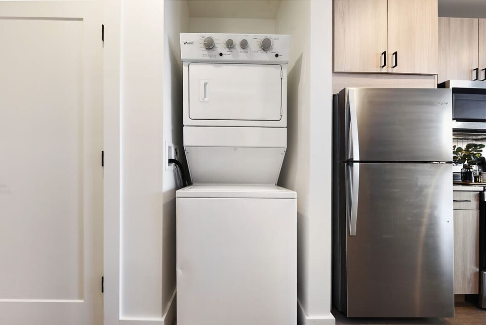 Enjoy in-suite laundry with modern appliances. 🧺