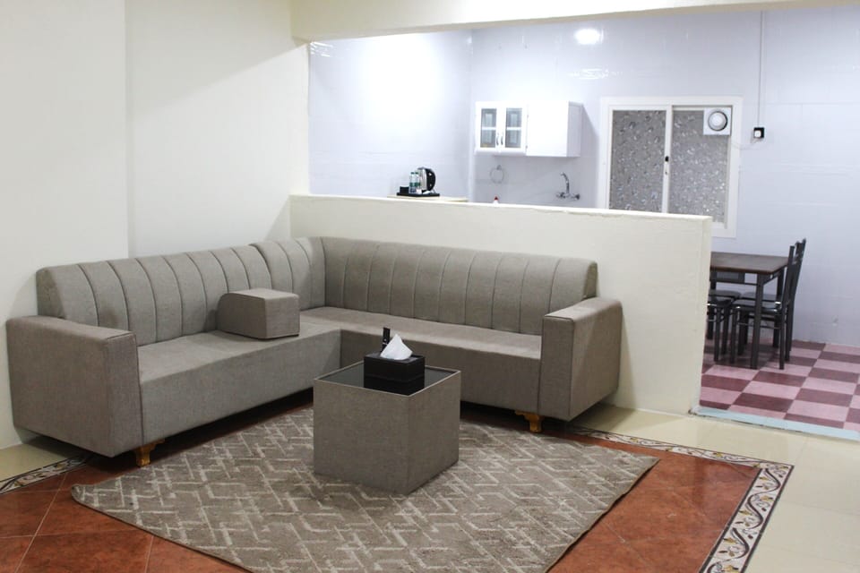 Comfort Apartment, 2 Bedrooms | Living area