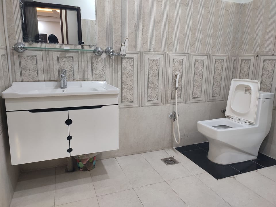 Shower, free toiletries, towels, soap
