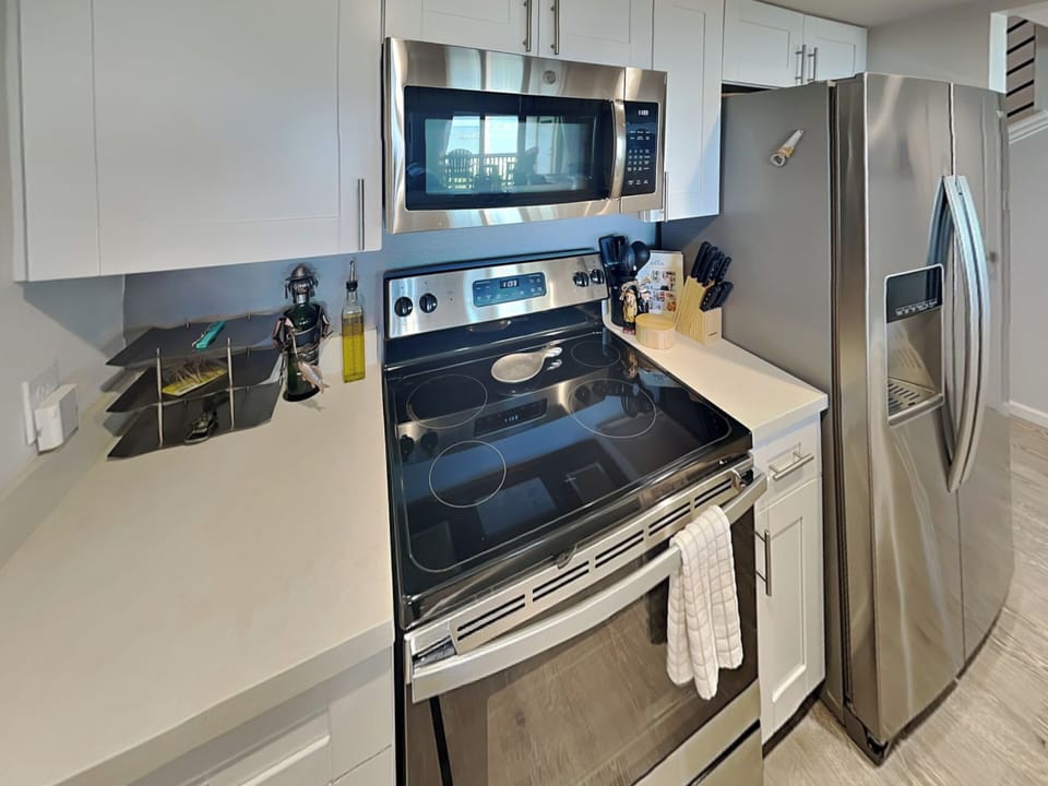 Full Kitchen - Stainless Steel Appliances - First Floor