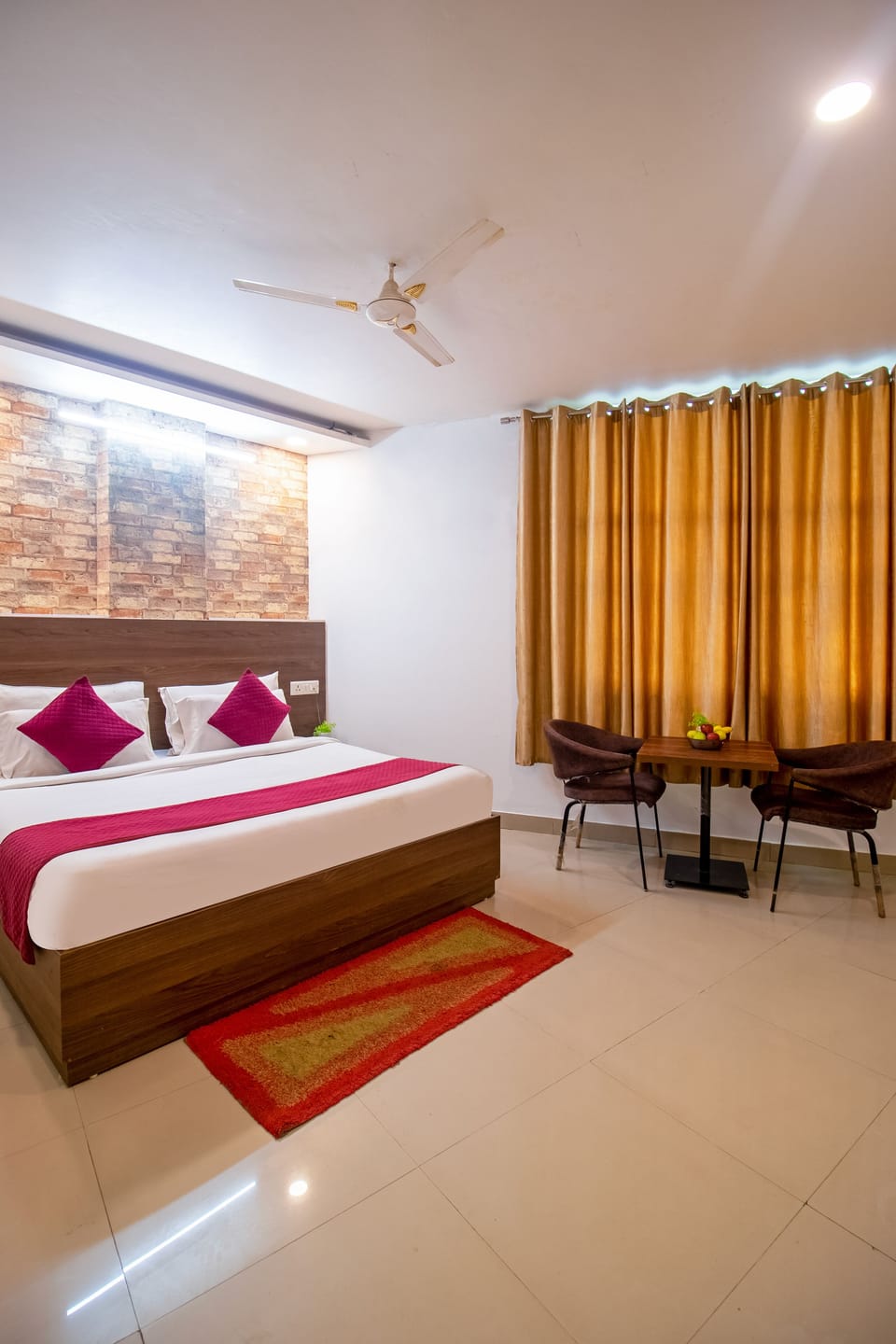 Deluxe Double or Twin Room | Desk, laptop workspace, soundproofing, free WiFi