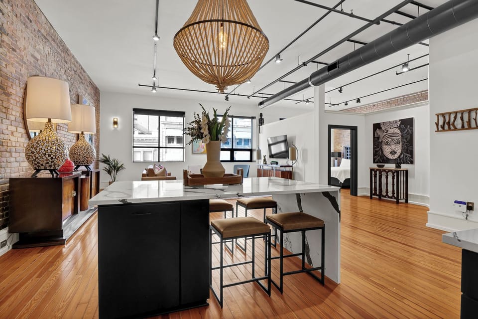 Suite 1 Dining Area