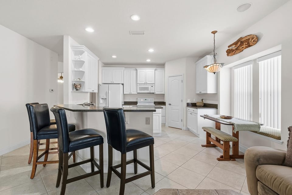 House, Multiple Beds (Palm Haven) | Interior