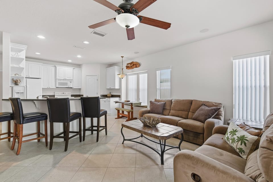 House, Multiple Beds (Palm Haven) | Living area