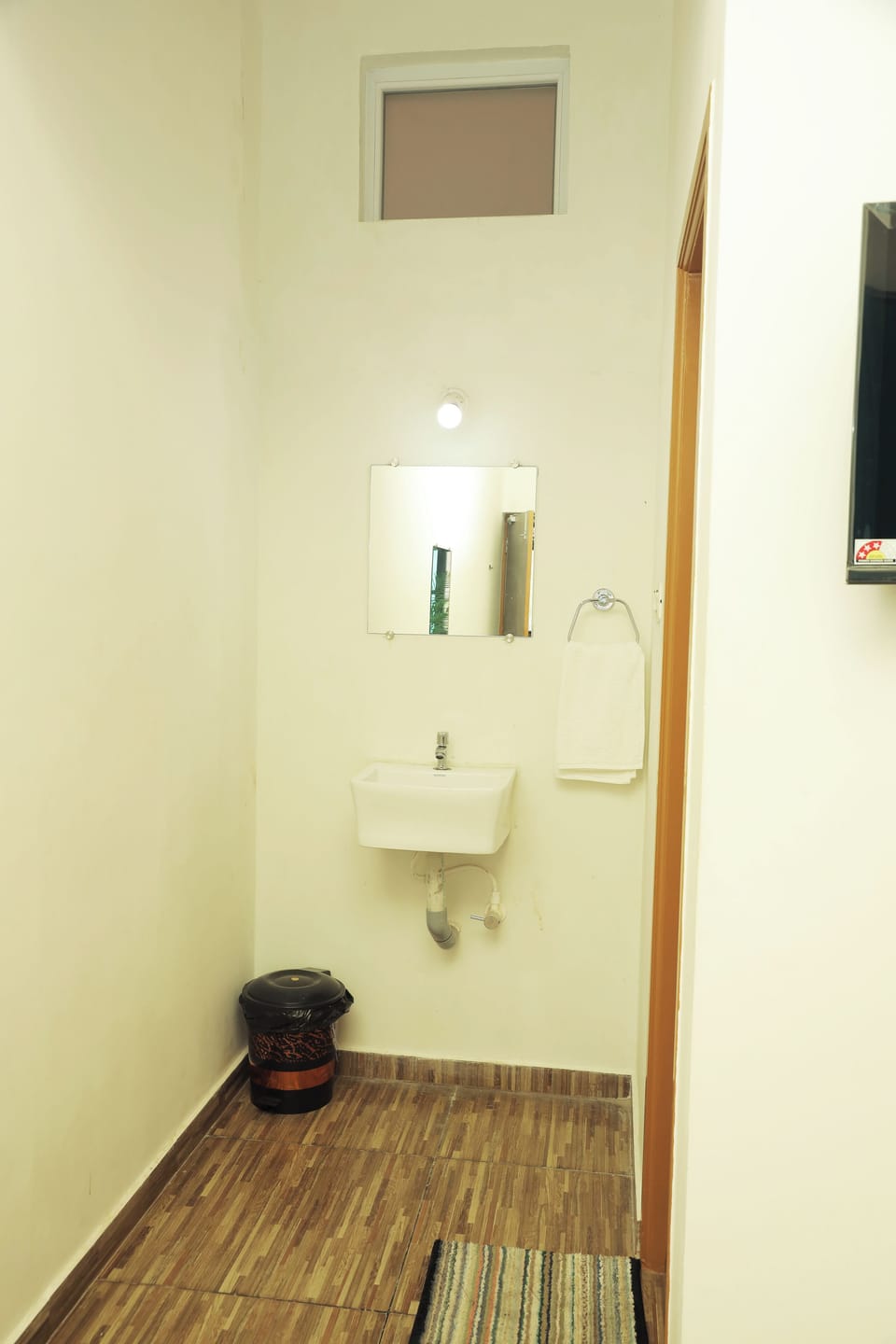 Deluxe Double Room, Balcony | Bathroom