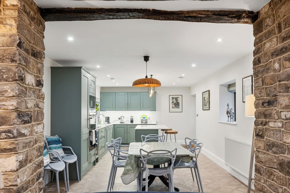 Cottage | Dining