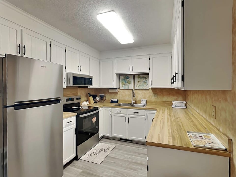 Condo (3 Bedrooms) | Property amenity