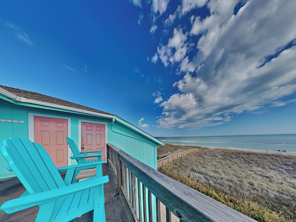 Condo (3 Bedrooms) | Property amenity