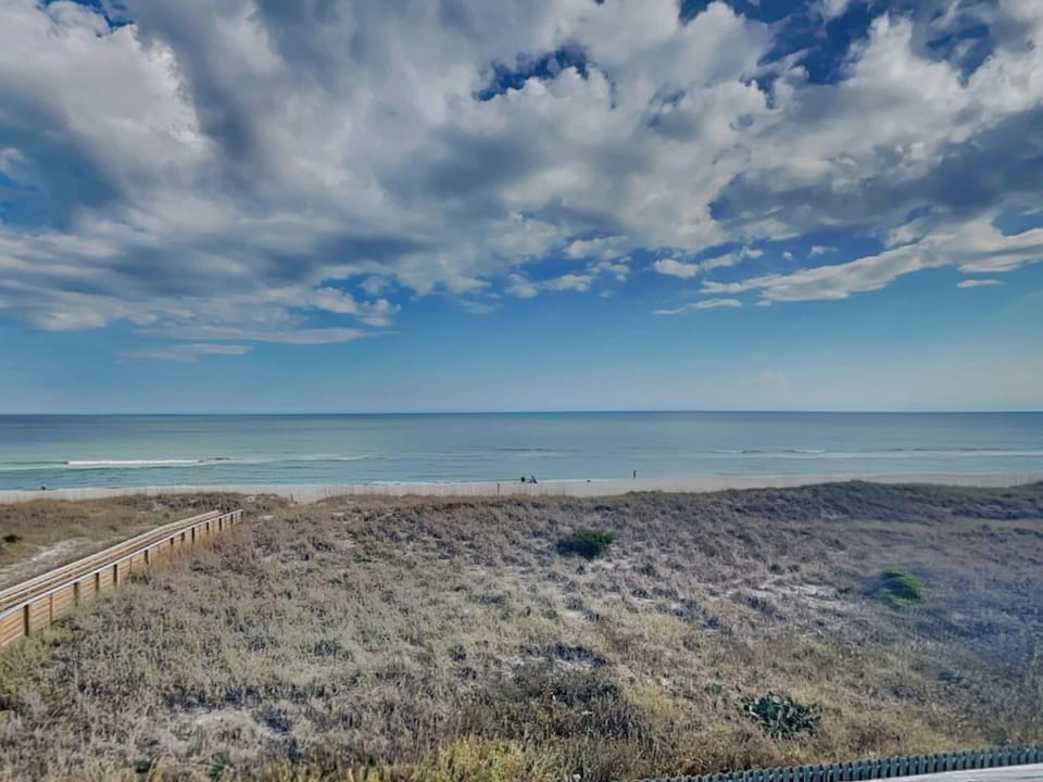 Winds V1 #3B - My Top Paradise Apartment in Carolina Beach