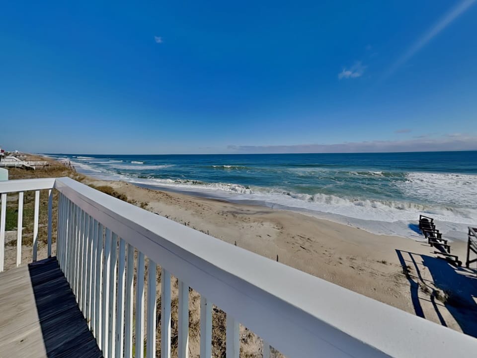 Condo (3 Bedrooms) | Property amenity
