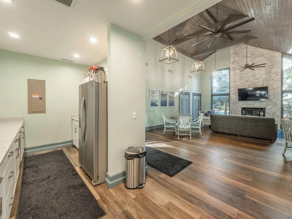 Condo (3 Bedrooms) | Property amenity