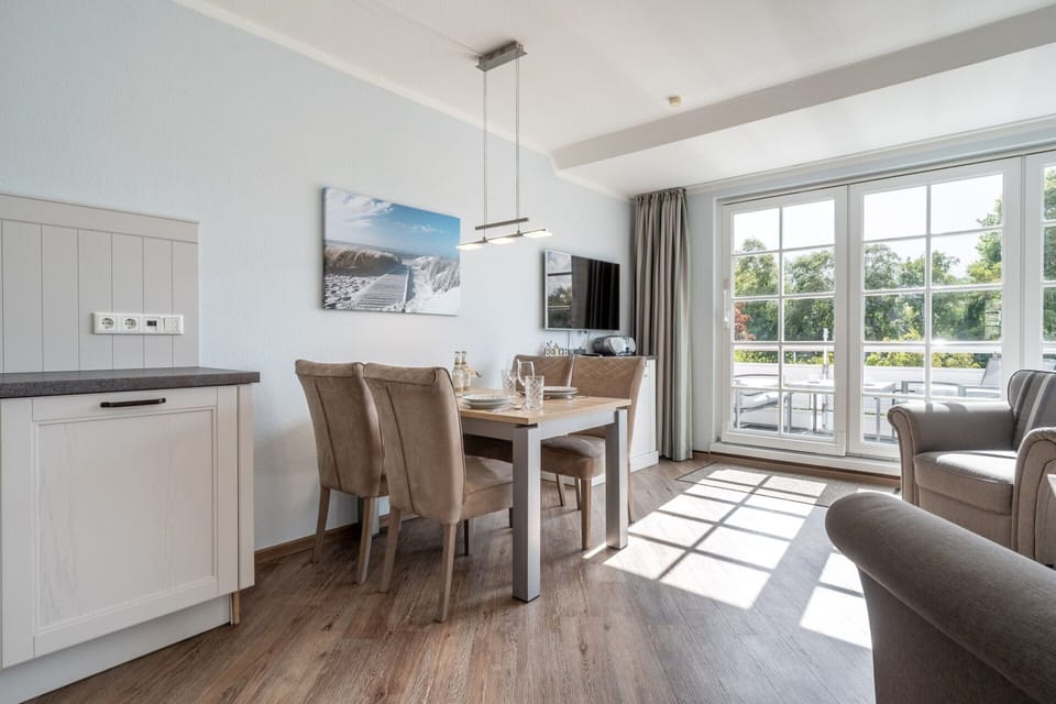 Apartment | Dining