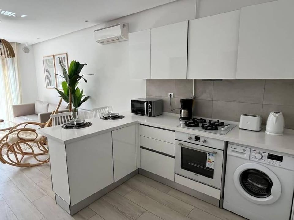 Apartment, 1 Bedroom, Smoking, Balcony | Interior