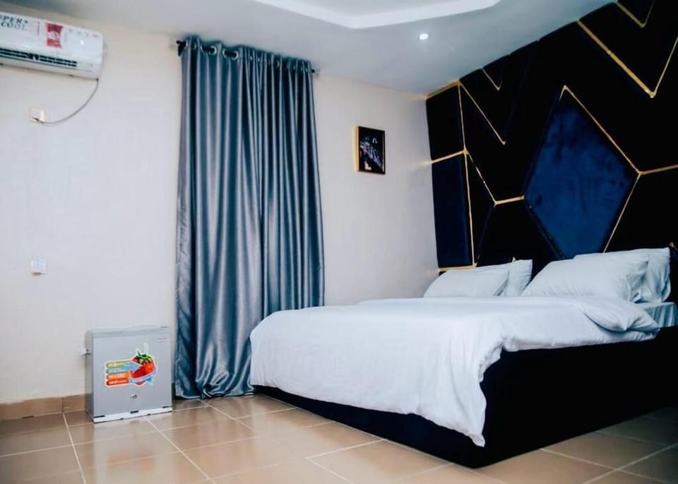 Junior Room, Balcony, City View | Desk, laptop workspace, blackout drapes, soundproofing