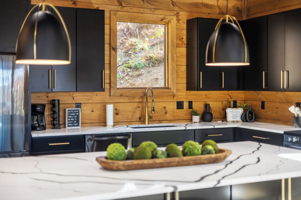 Large island for entertaining