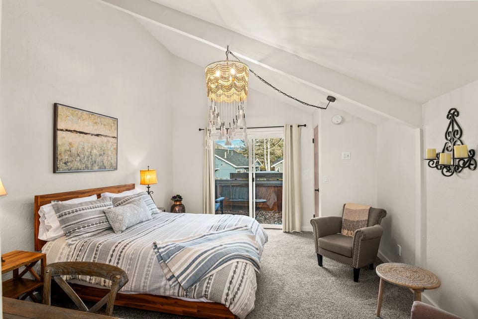 Spacious Upstairs Bedroom