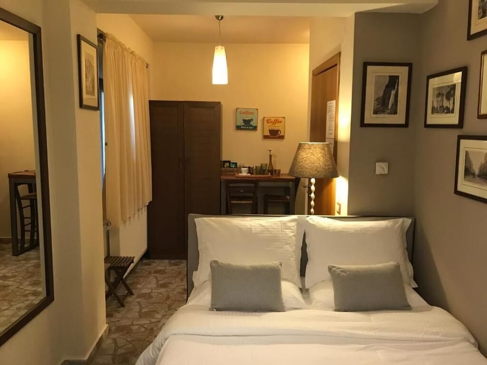 Studio, Sea View | In-room safe, blackout drapes, soundproofing, iron/ironing board