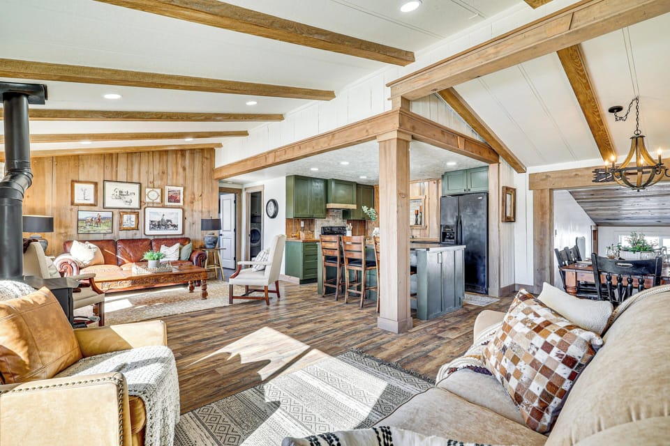 Living Room | Free WiFi | Central Heating & A/C