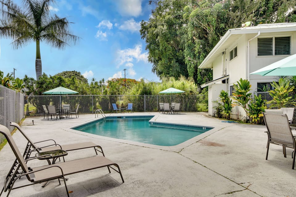 Community Pool | Hilo Terrace