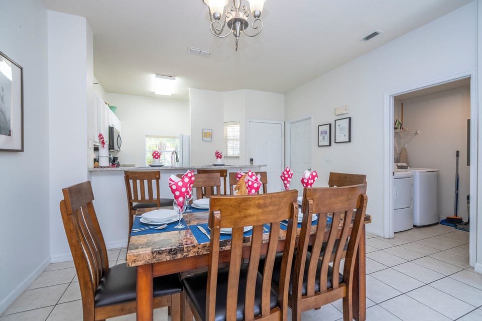 Premium Townhome, 3 Bedrooms | Dining room