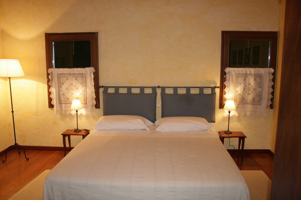 Free WiFi, bed sheets, wheelchair access
