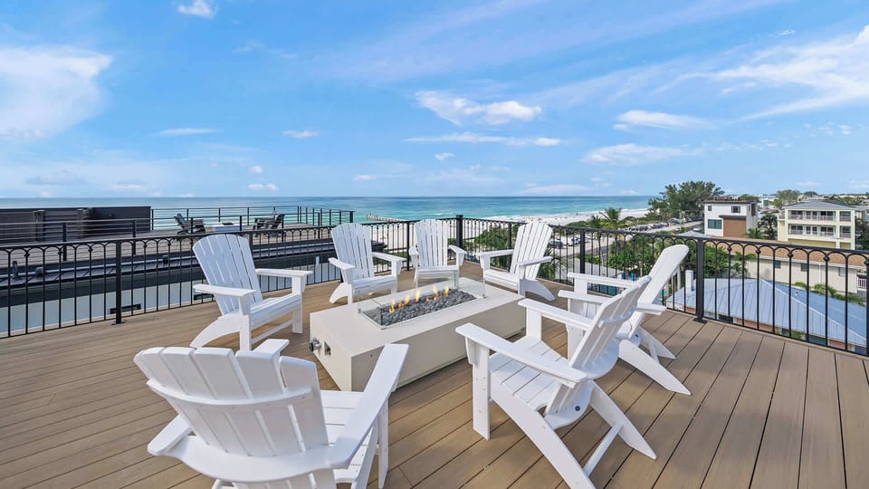 Rooftop Deck - Gulf Views - Fireplace - Sun-loungers - Dining 
