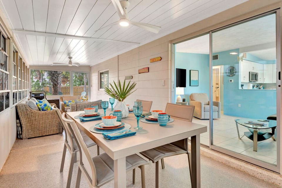 Patio | Dining Setup | Entertaining Layout