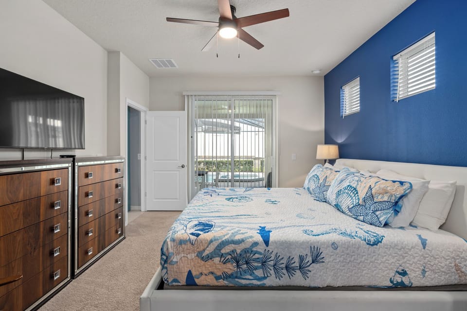 King ensuite and smart TV