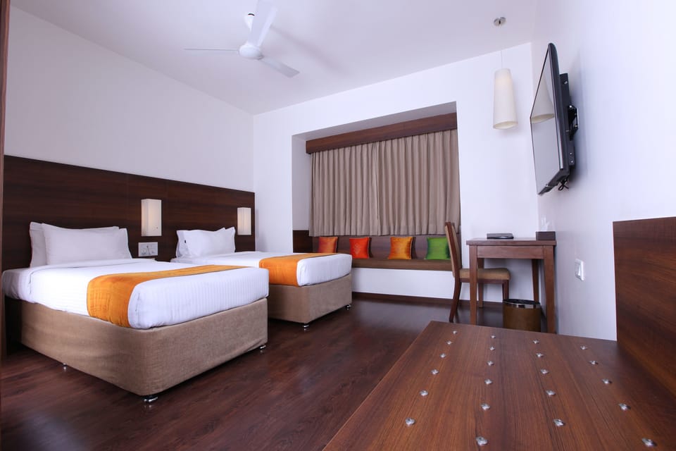 Premium Room, Garden View | Premium bedding, minibar, in-room safe, desk