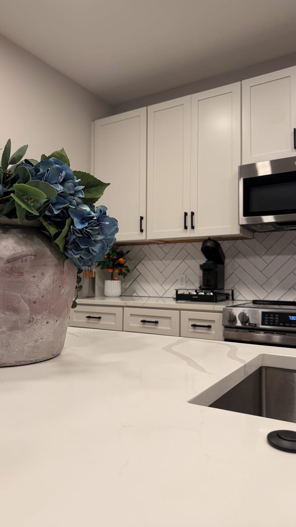 Loft kitchen, fully equipped with all appliances and kitchen utensils. 