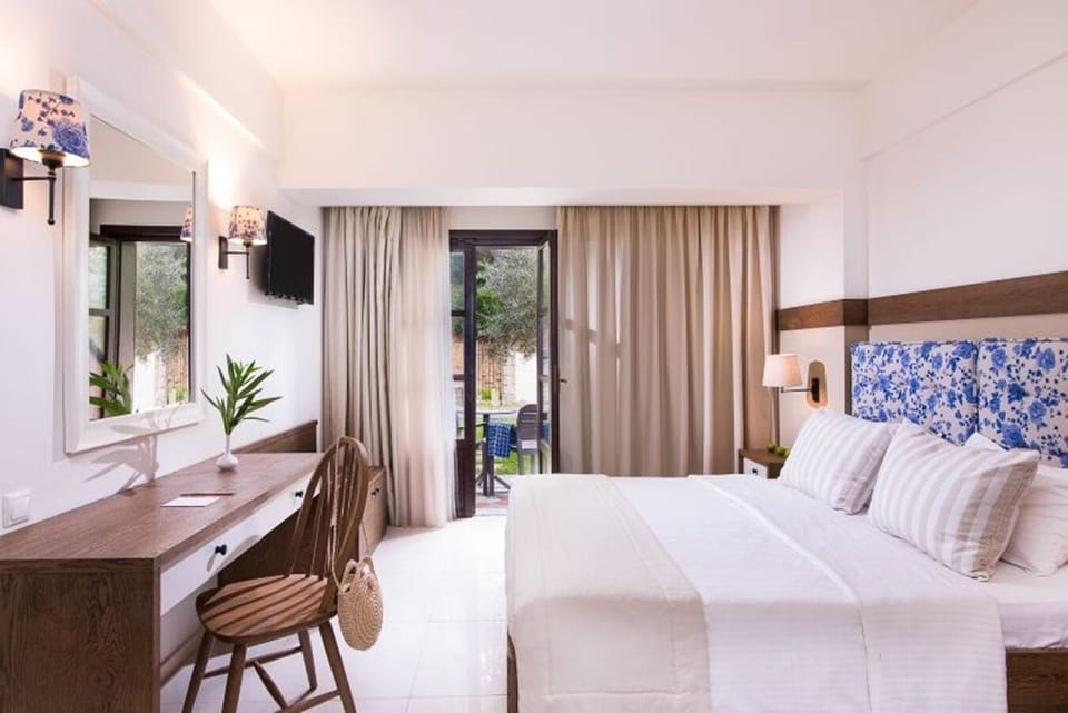 Premium Two bedroom Suite | In-room safe, soundproofing, bed sheets