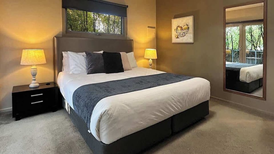 The studio bedroom