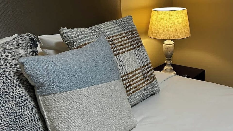 The retreat bedroom