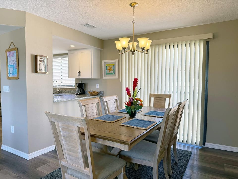 Sunburst Condo - Beach, Bay & Pool (6562)
