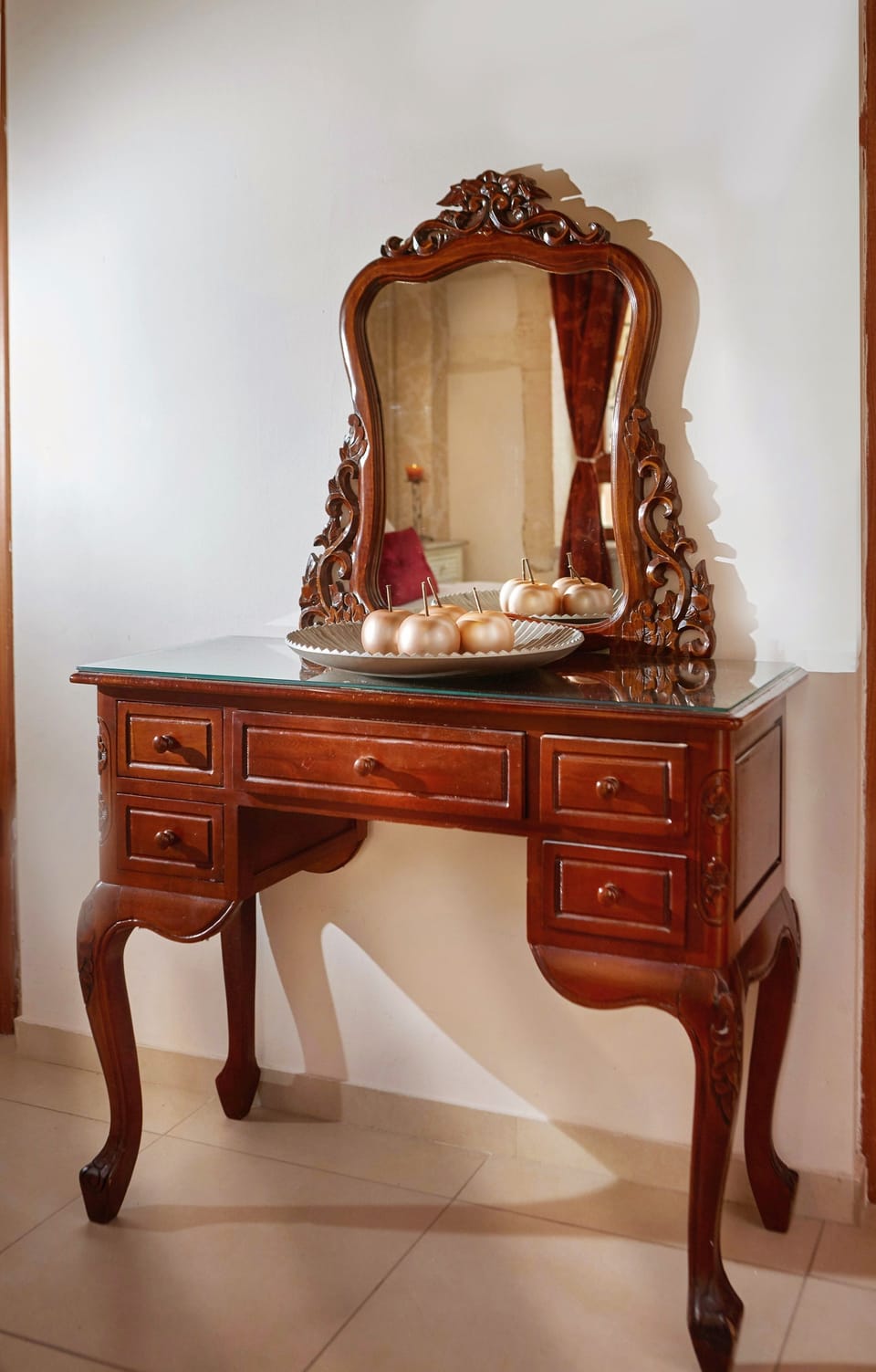 Romantic Double Room, 1 Queen Bed | Free minibar items, in-room safe, soundproofing, iron/ironing board