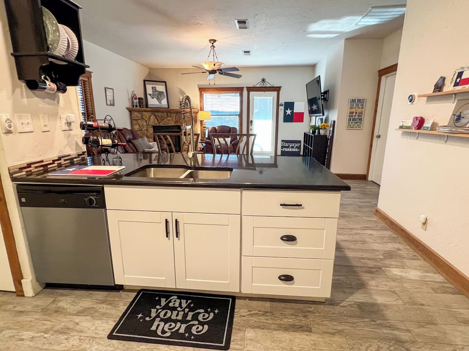 Open concept kitchen/ living
