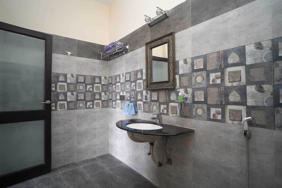 Villa | Bathroom | Shower, free toiletries, towels, soap