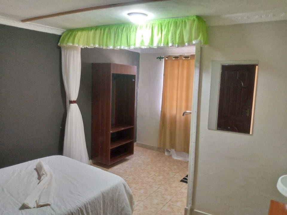 Comfort Studio, Garden View | Desk, laptop workspace, blackout drapes, iron/ironing board