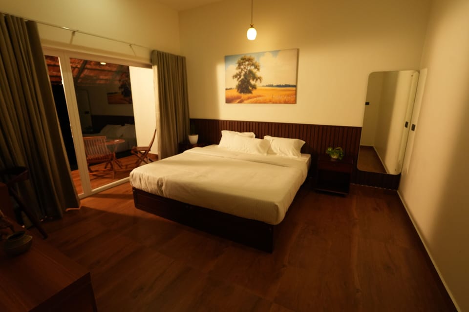 Superior Double or Twin Room, Balcony | Premium bedding, down comforters, memory foam beds, desk