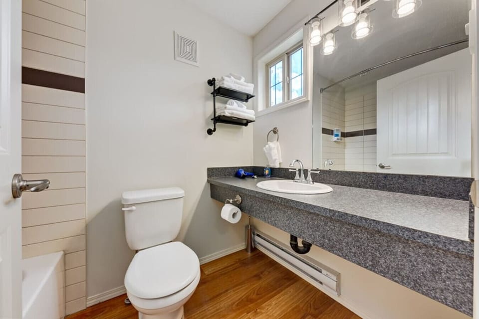 Full bathroom.