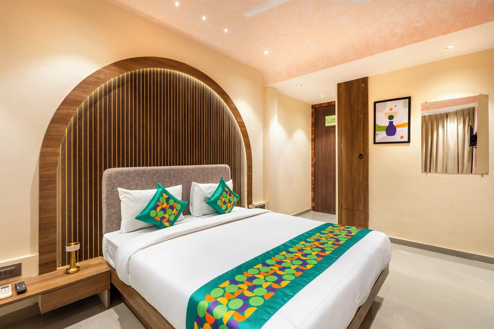 Deluxe Double Room | Iron/ironing board