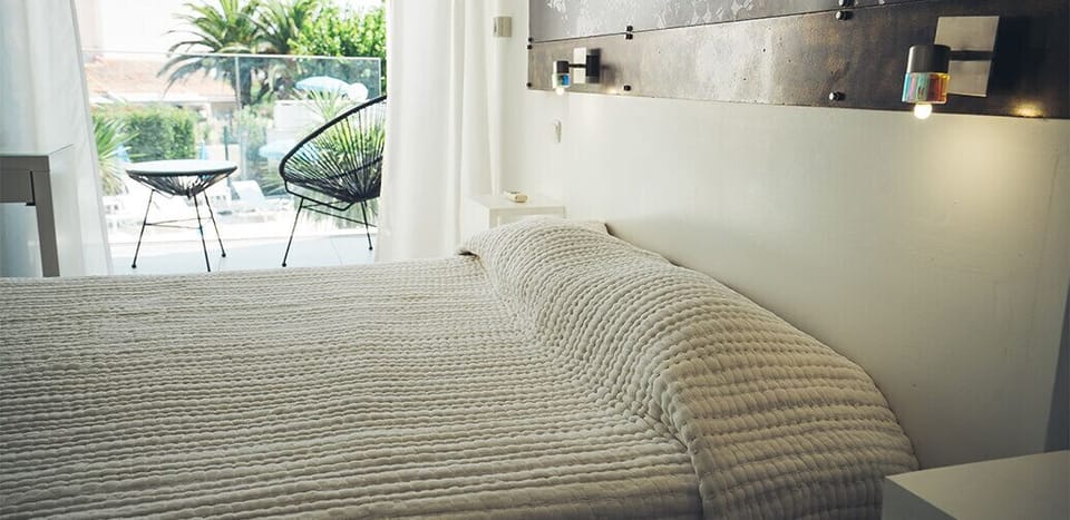 Classic Double Room, Balcony | In-room safe, free WiFi