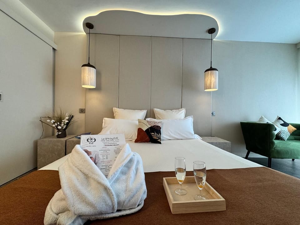 Deluxe Double Room | In-room safe, free WiFi