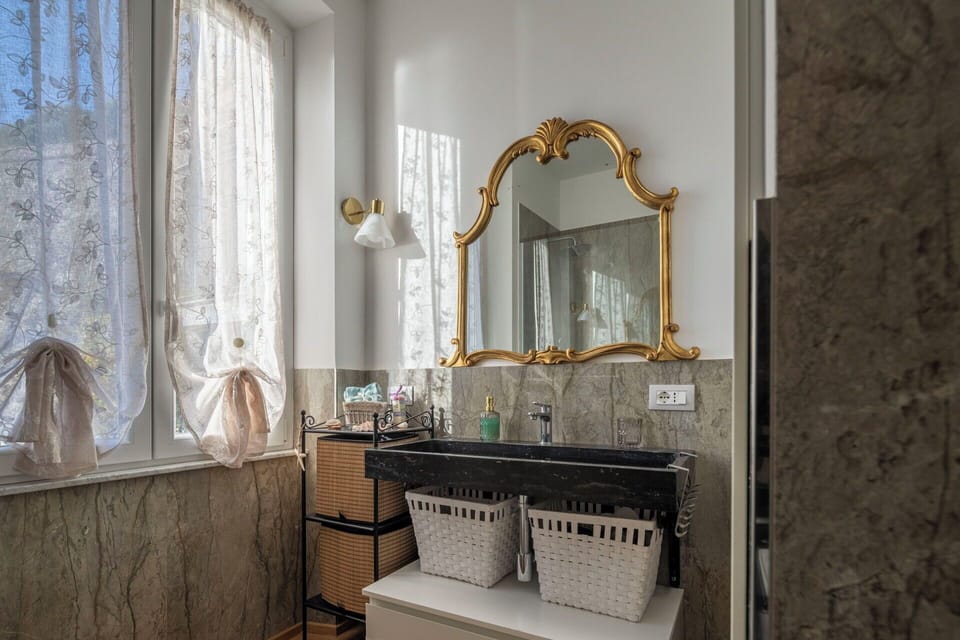 Autumn, Bathroom, Spring, Summer