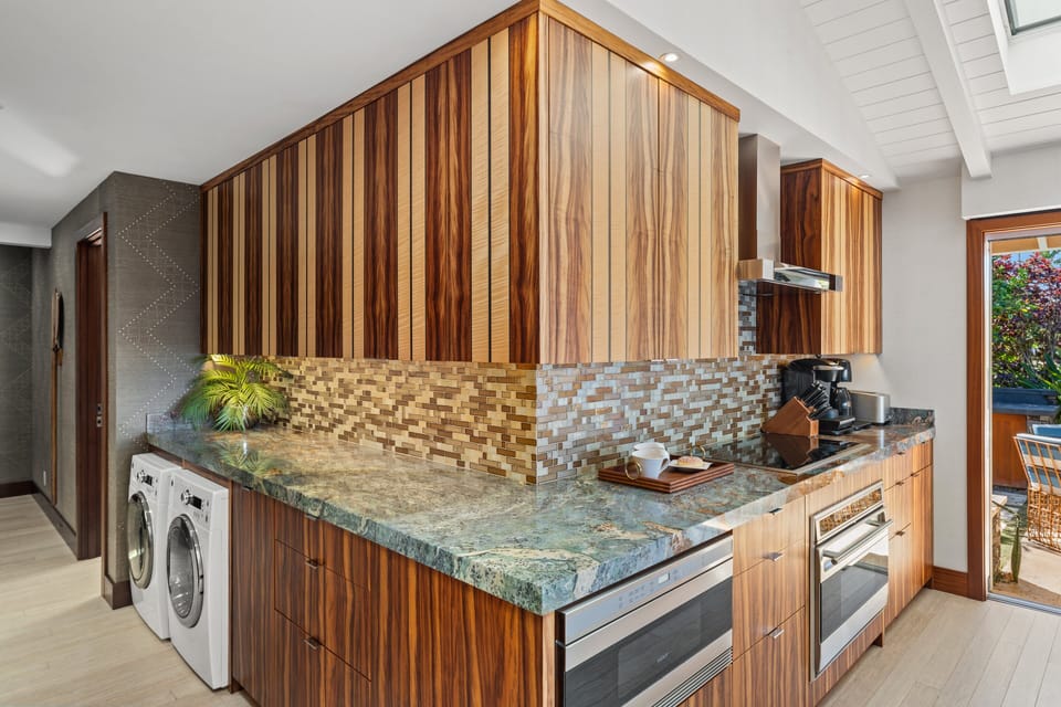 Thoughtfully designed space with full amenities—ideal for long stays and culinary adventures