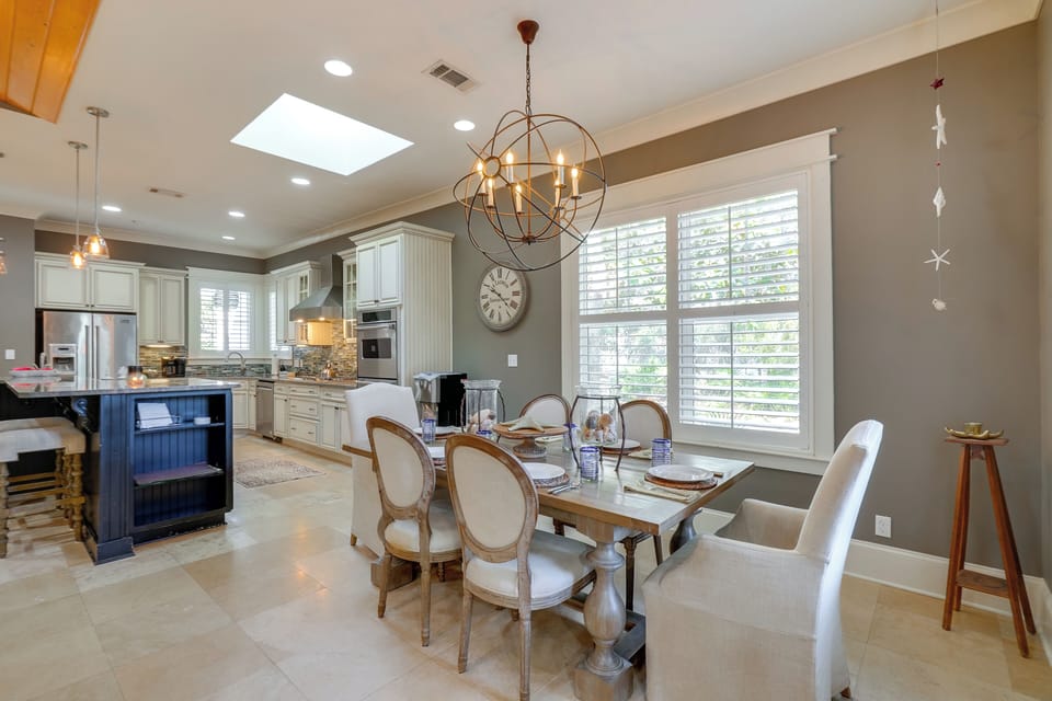 House (5 Bedrooms) | Interior