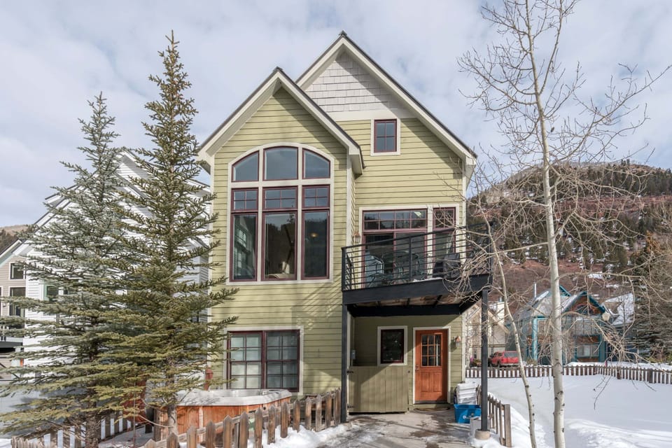 House, 4 Bedrooms | Exterior