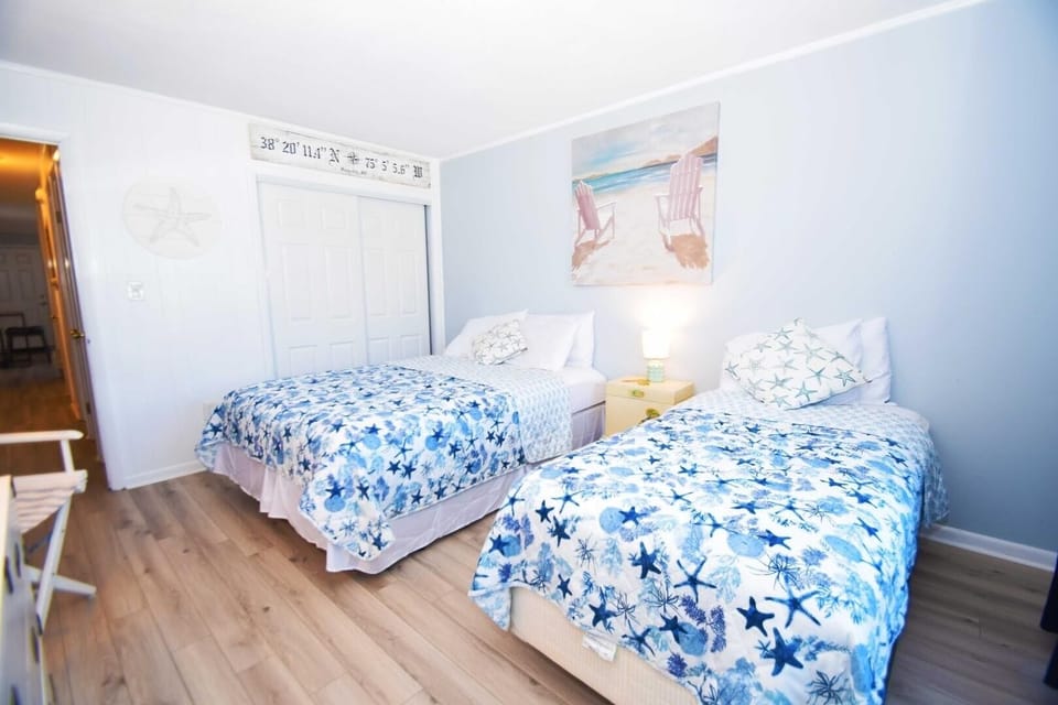 Condo, 1 Bedroom | 1 bedroom, iron/ironing board, WiFi (free)